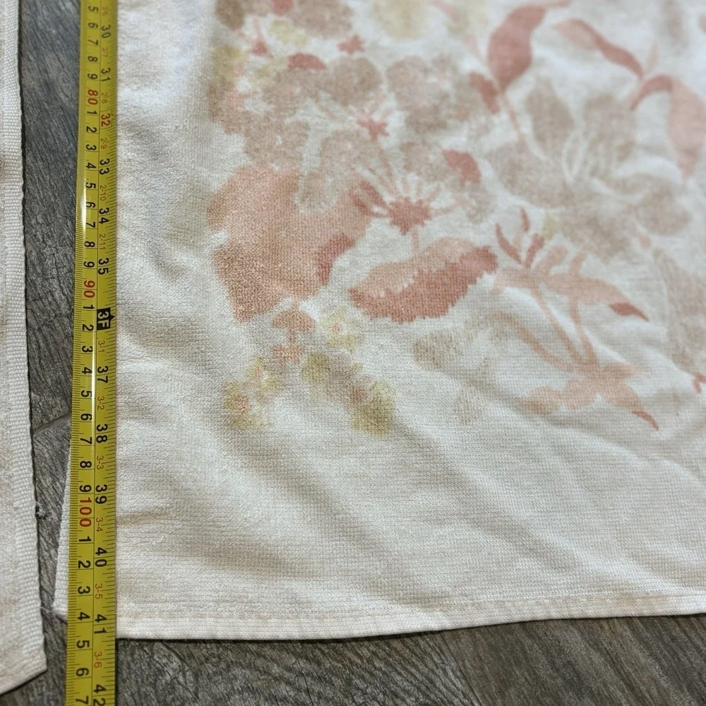 Vtg 1970s Utica JP Stevens Bath Towel Pair MCM 23x41 Floral Pink Cream Beige